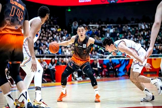 包含里程碑夜山东男篮战术微调，CBA季后赛赛前刷纪录，态度坚定，细节决定成败的词条